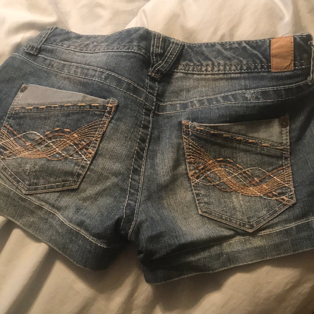 Shorts - Picture 4 of 4